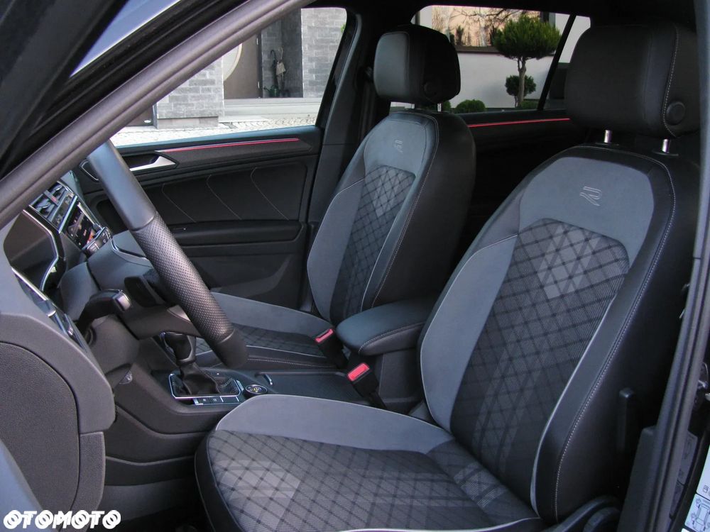 Volkswagen Tiguan 2.0 TDI SCR 4MotION DSG R-Line - 14