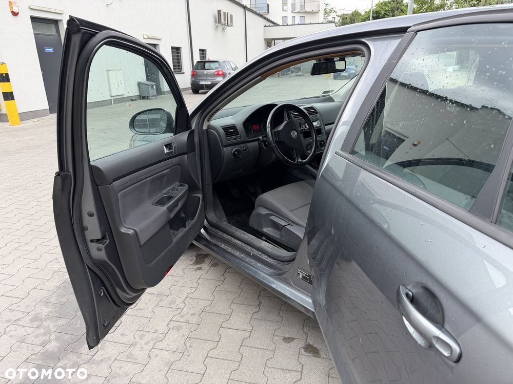 Volkswagen Jetta 1.6 Trendline - 11