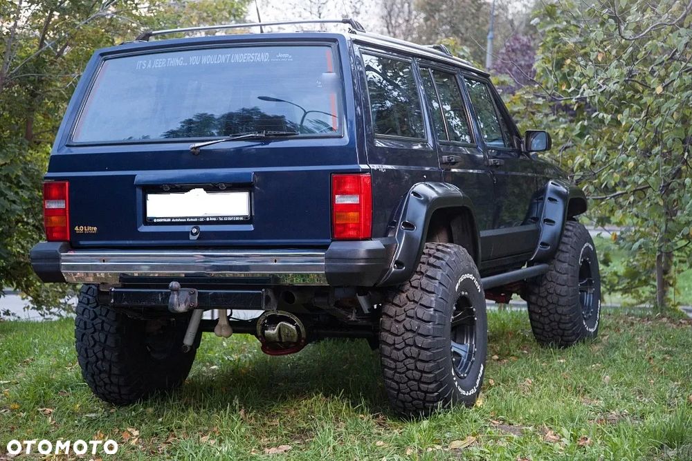 Jeep Cherokee - 13