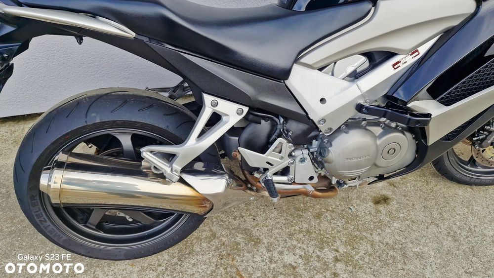 Honda VFR - 36
