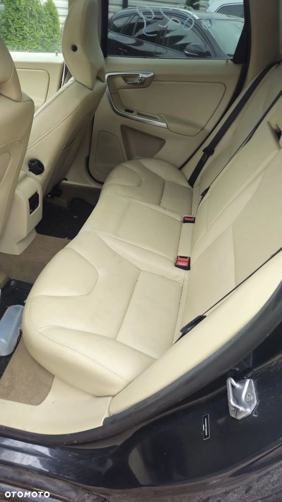 Volvo XC 60 3.2 AWD Momentum - 11