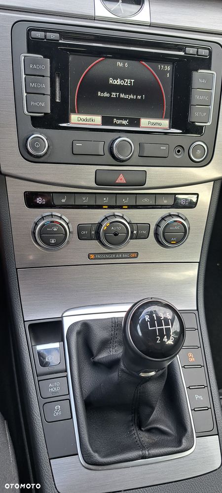 Volkswagen Passat 1.6 TDI (BlueMotion Technology) Comfortline - 14