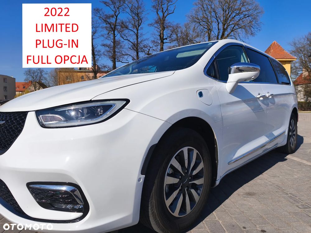 Chrysler Pacifica - 1