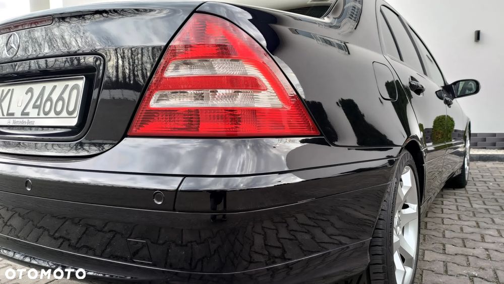 Mercedes-Benz Klasa C 180 Kompressor Avantgarde Sport Edition - 13