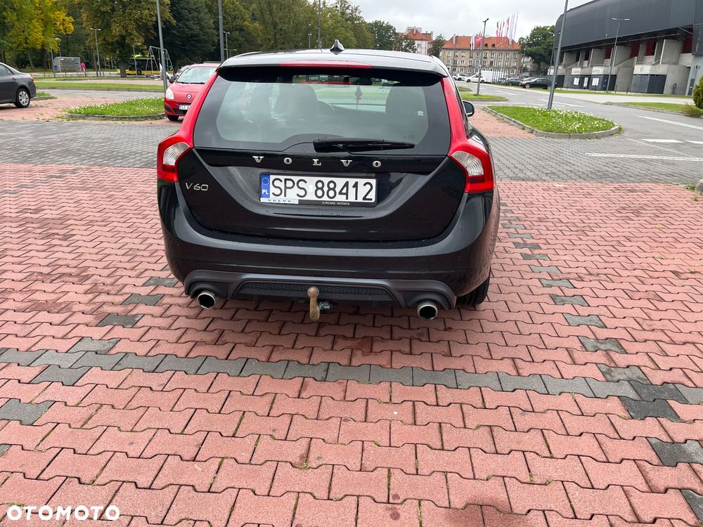 Volvo V60 D3 R-Design - 16
