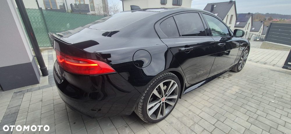 Jaguar XE 20d AWD R-Sport - 11