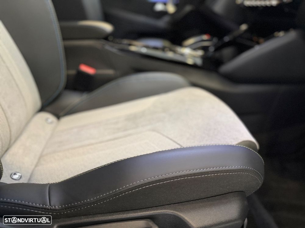 Peugeot e-208 GT Pack - 17