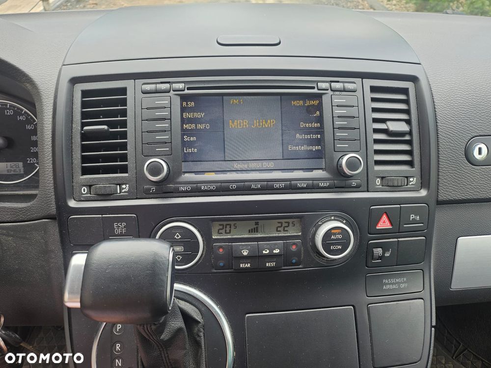 Volkswagen Multivan - 12