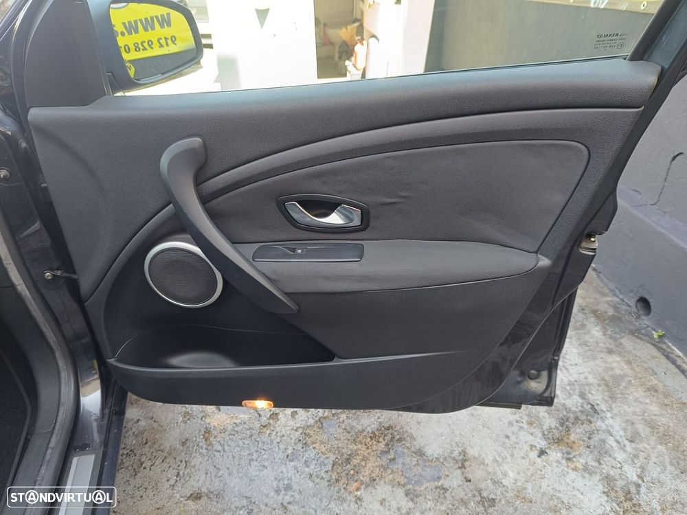 Renault Mégane 1.5 dCi Confort - 11