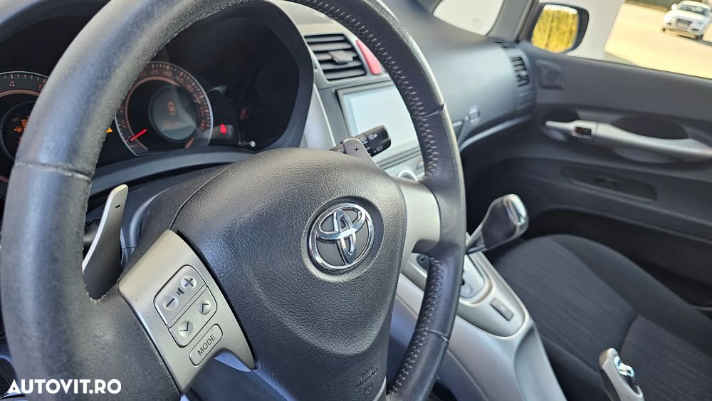 Toyota Auris 1.6 MultiMode Executive - 21