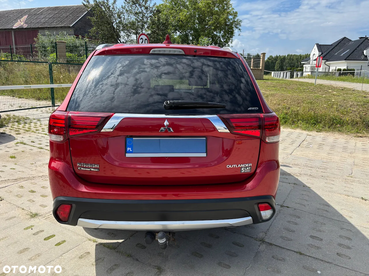 Mitsubishi Outlander 2.0 Invite + 2WD - 4