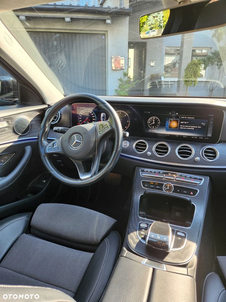 Mercedes-Benz Klasa E 220 d 4-Matic 9G-TRONIC - 6