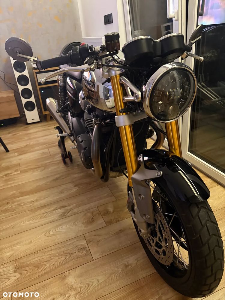 Triumph Thruxton - 2