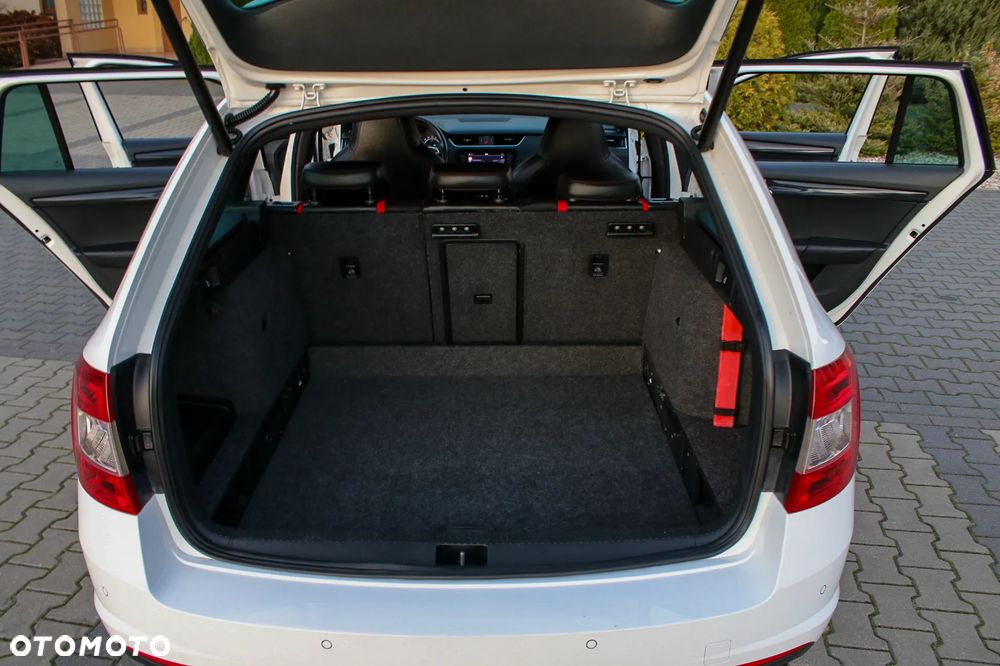 Skoda Octavia 2.0 TDI DSG RS - 39