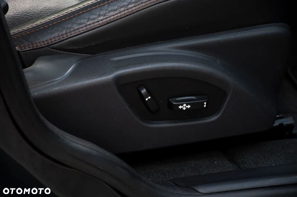 Volvo XC 60 D5 AWD Geartronic Momentum - 12