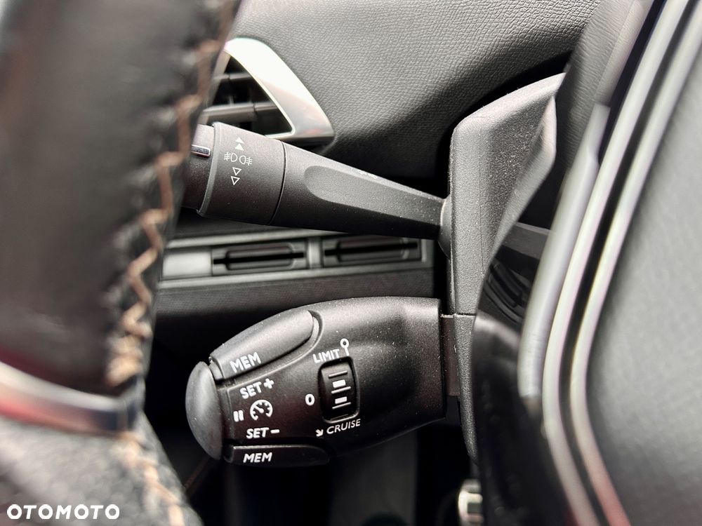 Peugeot 3008 2.0 HDi Premium - 26