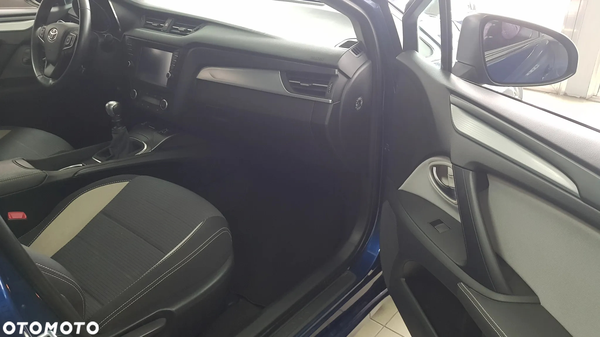 Toyota Avensis - 19