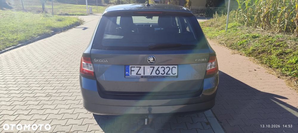 Skoda Fabia 2015 photo 3