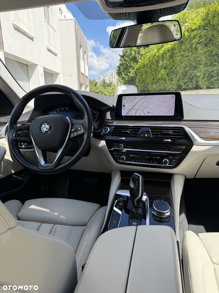BMW Seria 5 520d xDrive Luxury Line - 11