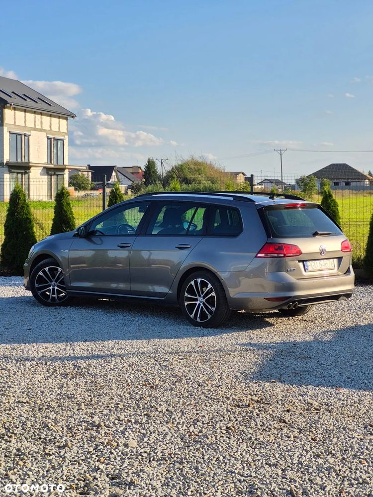Volkswagen Golf - 10