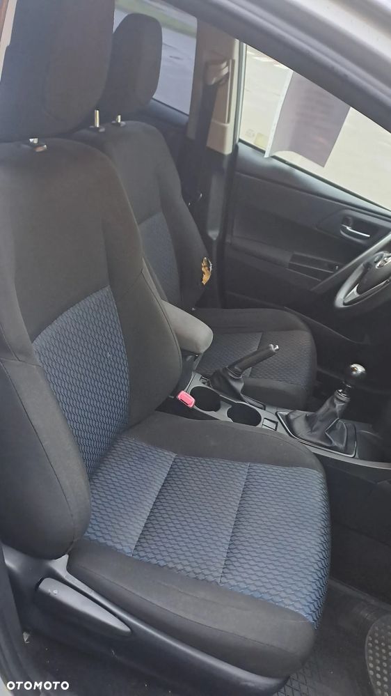 Toyota Auris 1.6 Active - 10