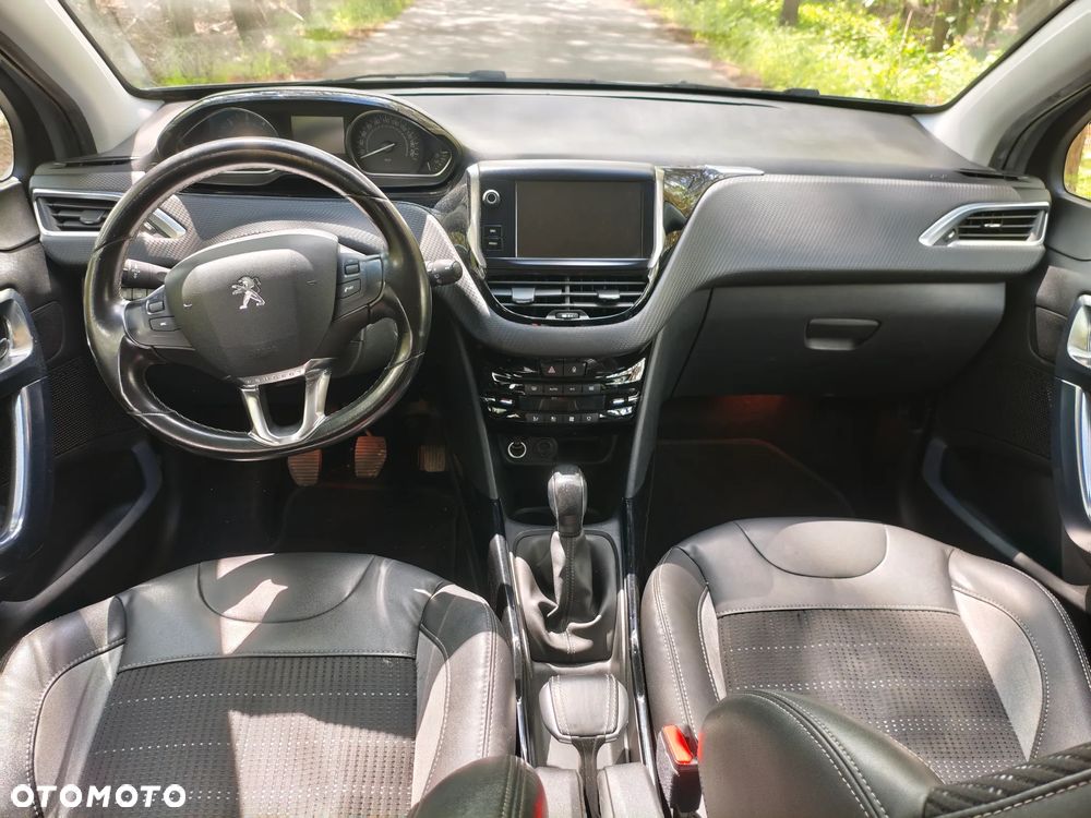 Peugeot 2008 1.6 BlueHDi Style - 11