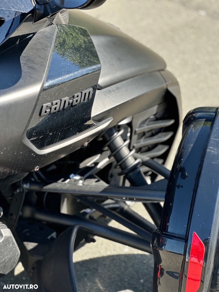 Can-Am Spyder - 8