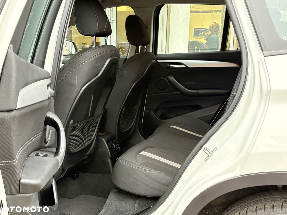 BMW X1 sDrive18i Advantage - 20