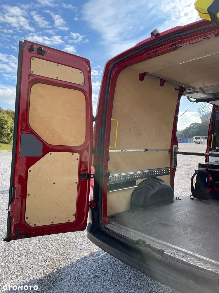Volkswagen CRAFTER FURGON - 11