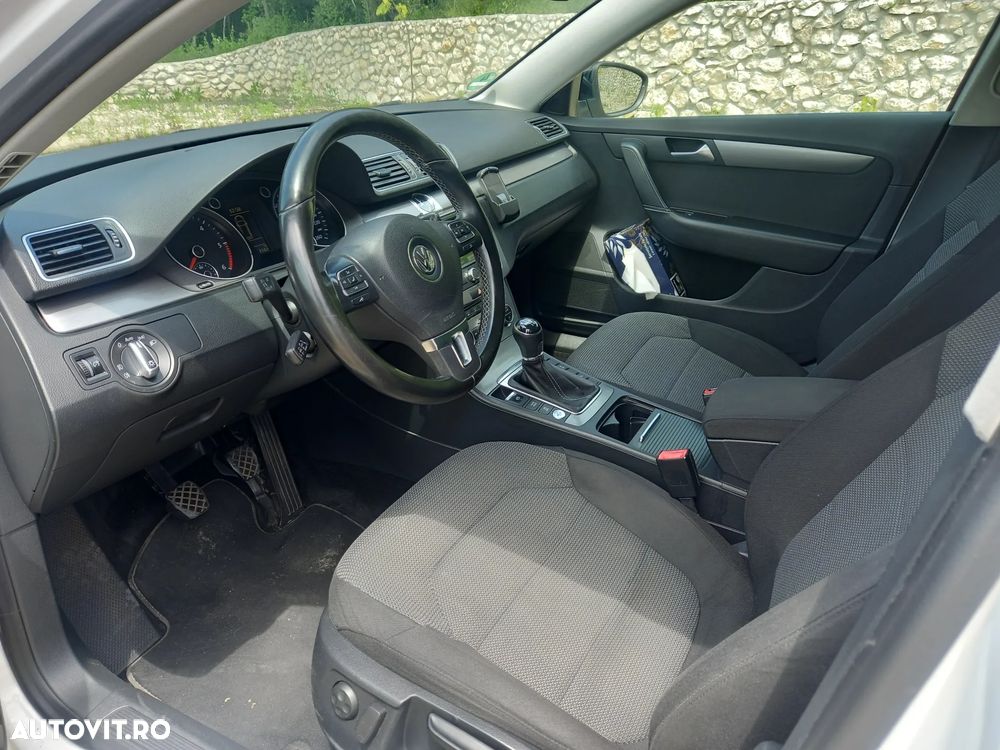Volkswagen Passat 2.0 TDI BlueMotion Technology Comfortline - 11