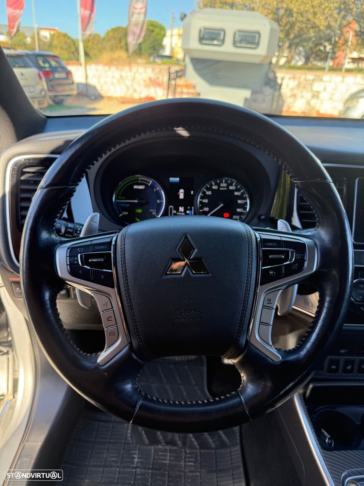 Mitsubishi Outlander 2.4 Instyle - 17