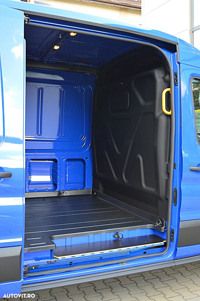 Ford E-TRANSIT L2H2 3500KG N1 - 28