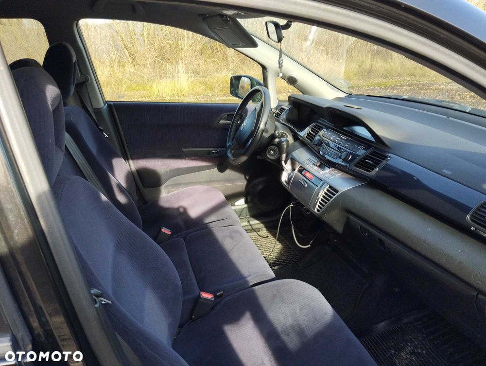 Honda FR-V - 7