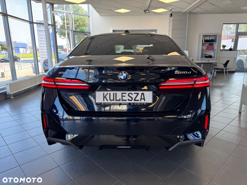 BMW Seria 5 520d xDrive - 6