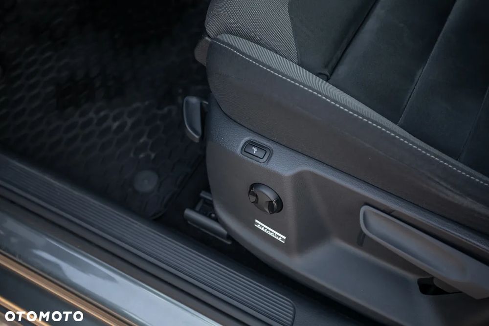 Volkswagen Golf Sportsvan 1.5 TSI ACT OPF Comfortline - 24