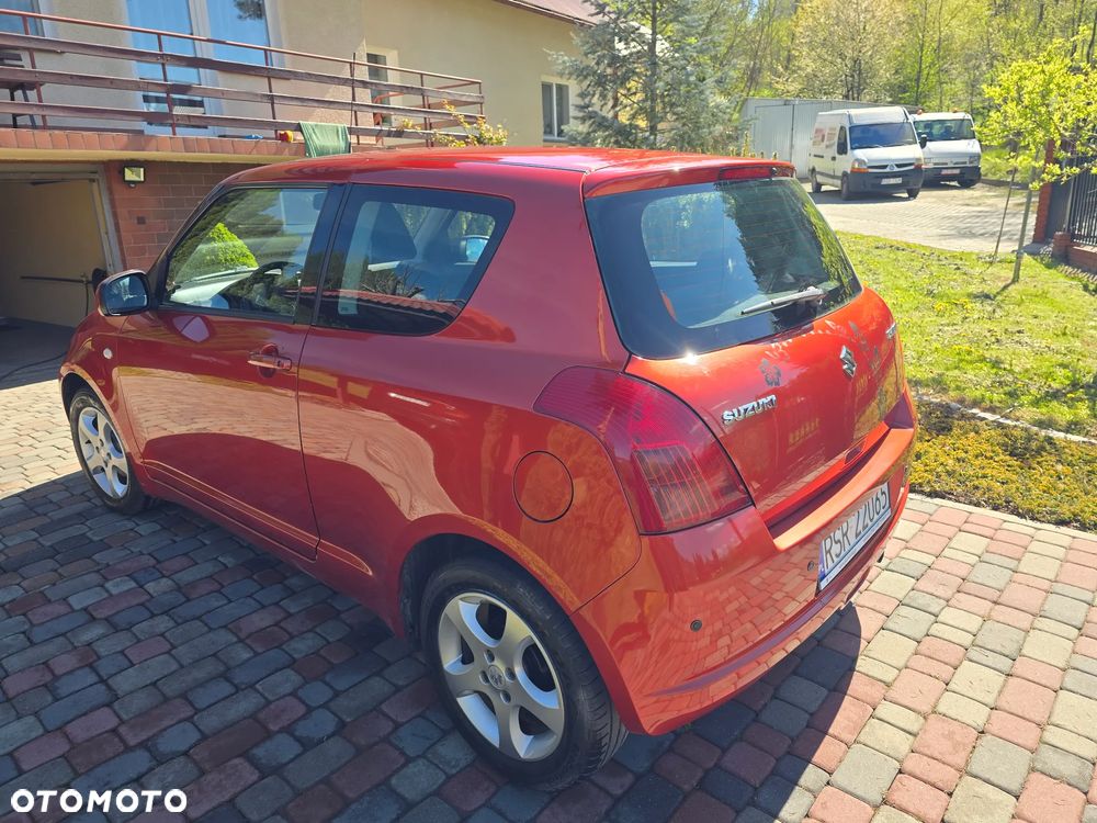 Suzuki Swift 1.3 Club - 3