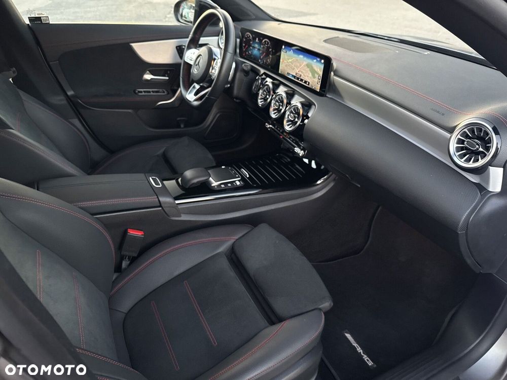 Mercedes-Benz CLA 250 4-Matic AMG Line 7G-DCT - 22