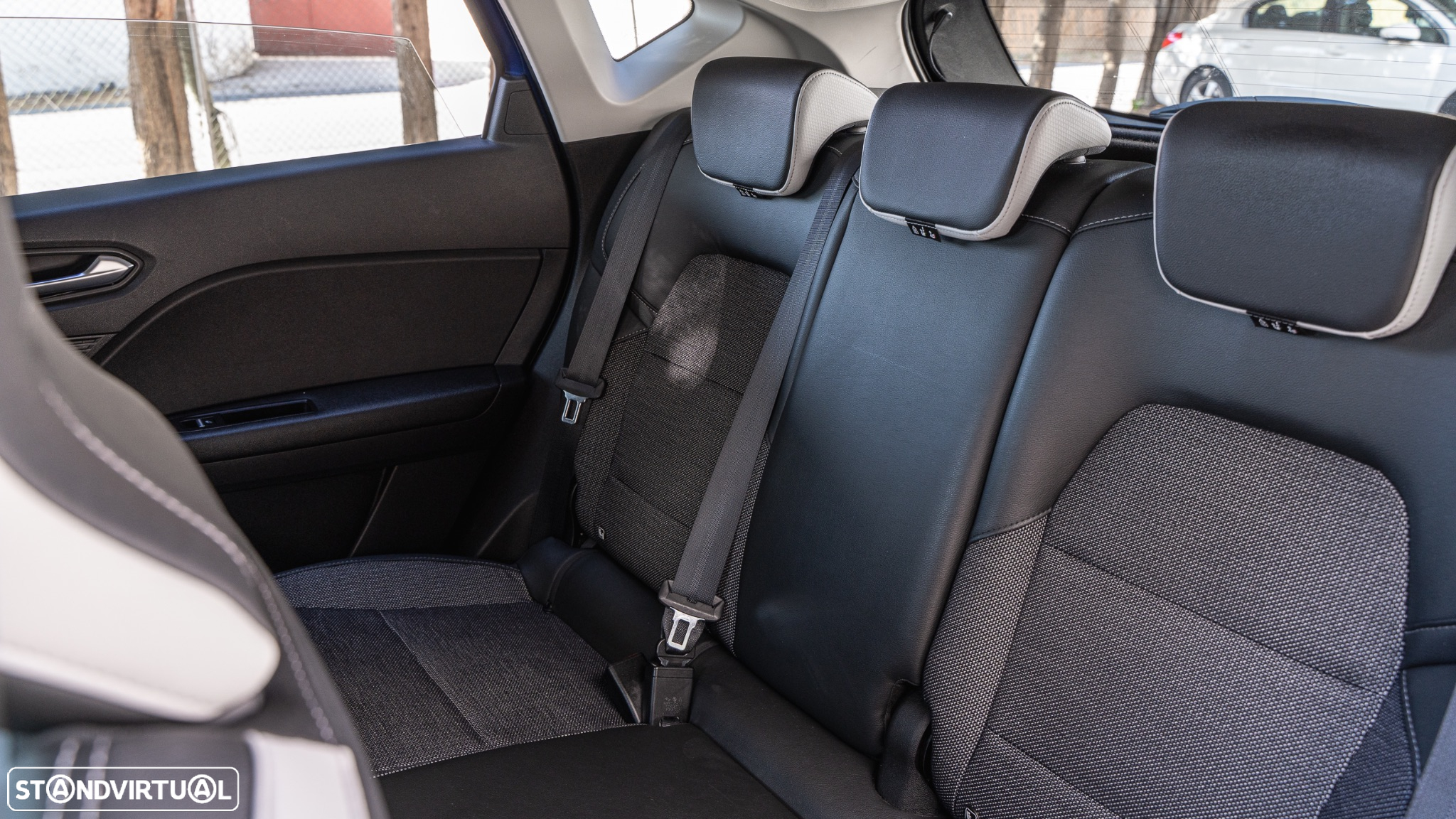 Renault Captur 1.6 E-Tech Plug-In Intens - 16