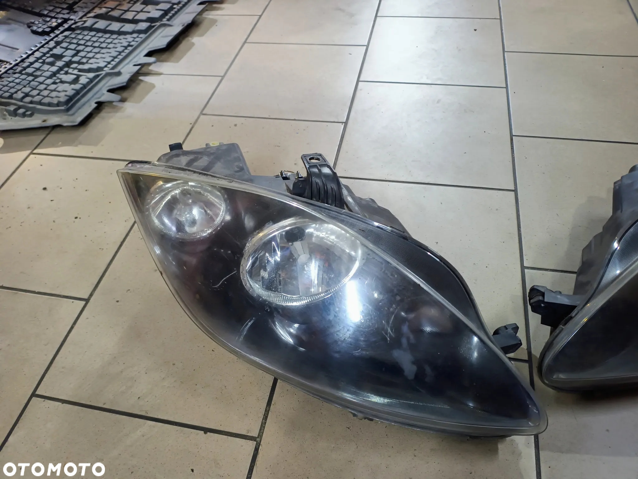 SEAT ALTEA lapy przód prawa lewa 5P1941034B -033B 09-12r. - 4