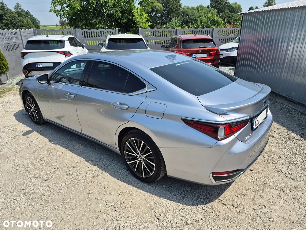 Lexus ES 300h Prestige - 6