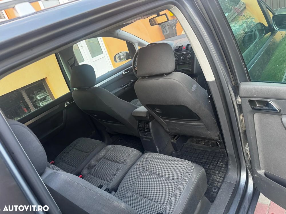 Volkswagen Touran 2.0TDI Highline - 8
