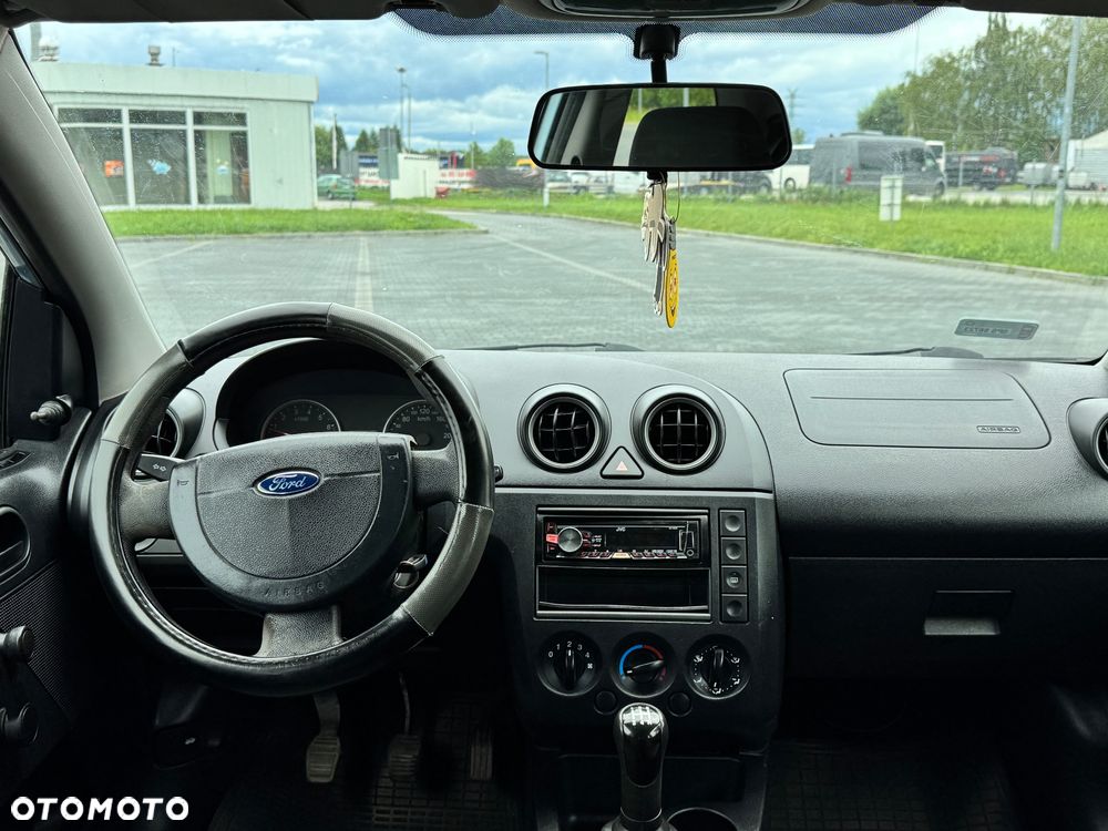 Ford Fiesta 1.3 Ambiente - 10