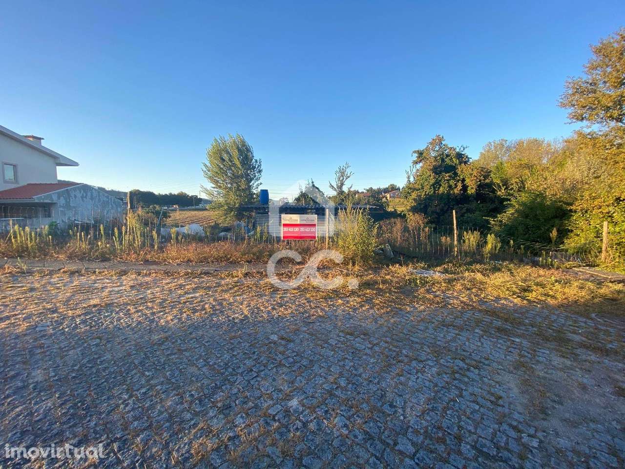 Terreno em Riba de Ave - Vila Nova de Famalicão - Grande imagem: 2/16