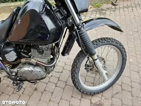Suzuki DR - 6
