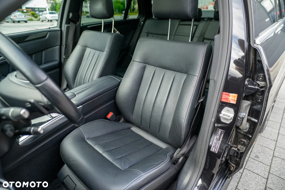 Mercedes-Benz Klasa E 300 T BlueTEC HYBRID 7G-TRONIC Elegance - 23