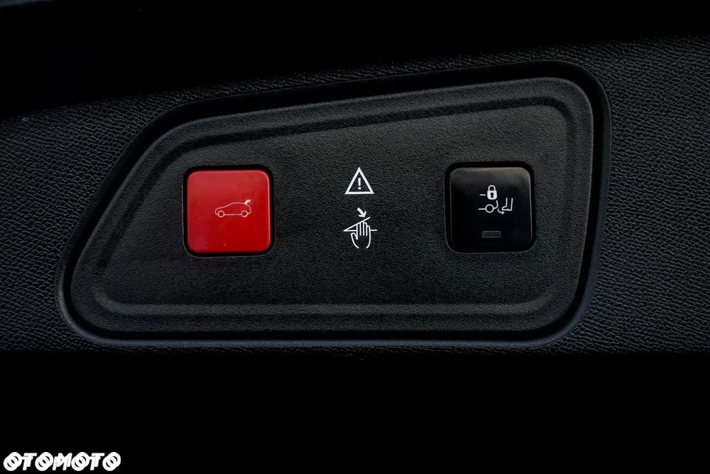 Peugeot 3008 1.5 BlueHDi Allure S&S EAT8 - 26