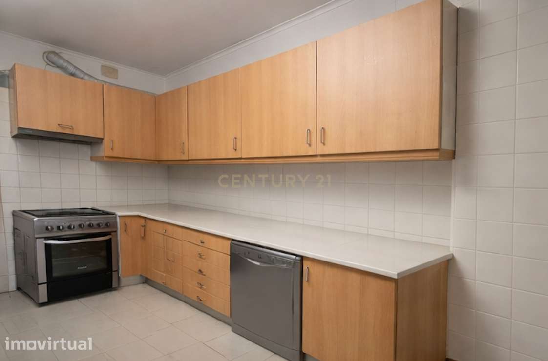 Apartamento T4 na Alta de Lisboa com lugar de estacionamento e arrecad - Grande imagem: 2/22