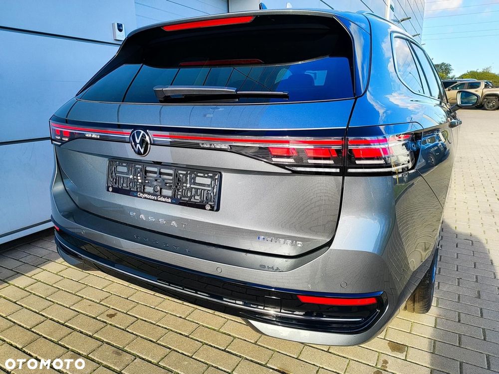 Volkswagen Passat - 10