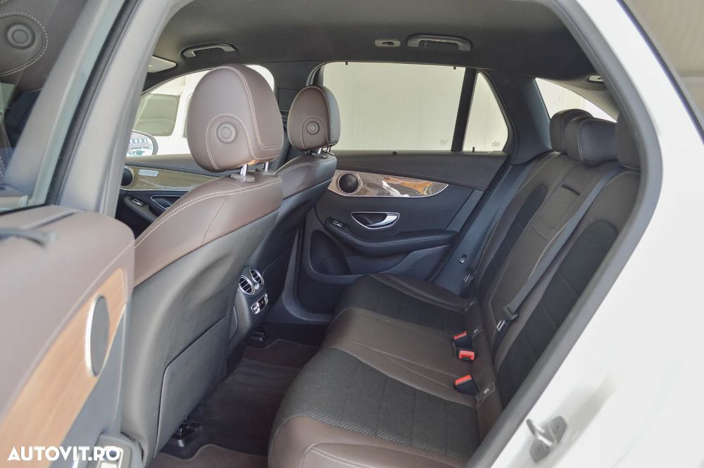 Mercedes-Benz GLC 250 4MATIC 9G-TRONIC Exclusive - 31