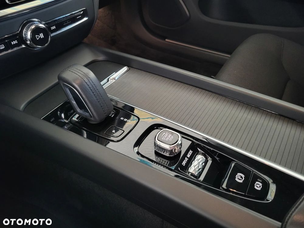 Volvo V60 B4 D Momentum - 20